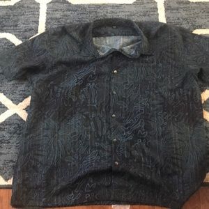 Short sleeve VanHeusen button down shirt.